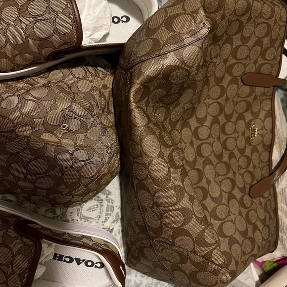 Coach set - Picture 4 of 12